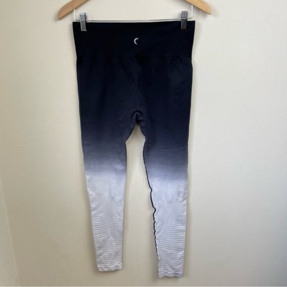 Zyia Black and White Ombre Performance High-Rise 7/8 Leggings - Picture 5 of 8